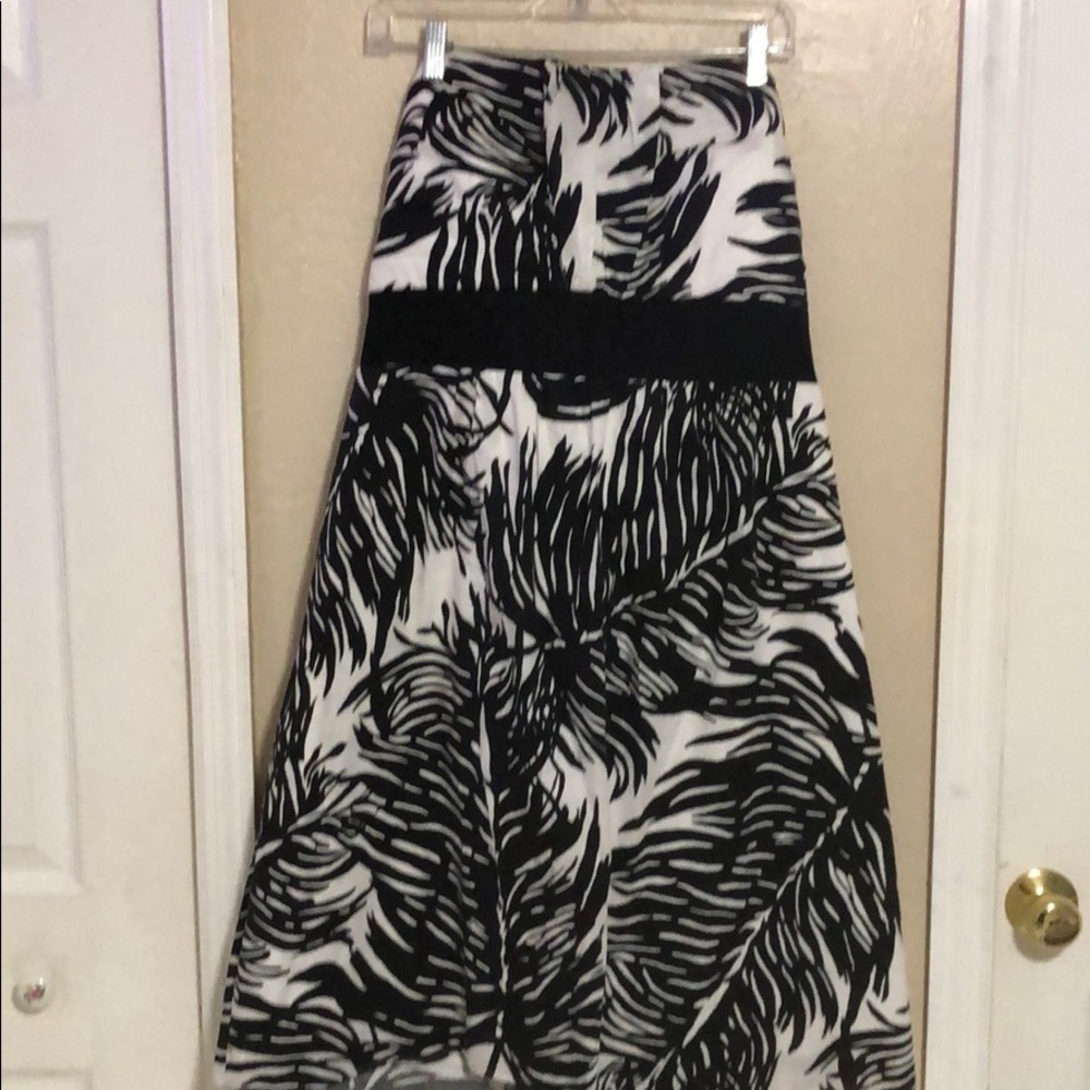 Dress - Picture 2 of 8